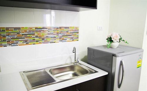 Cs Residence Bangkok Bagian luar foto