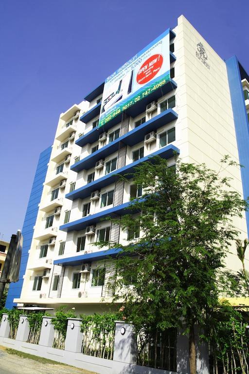 Cs Residence Bangkok Bagian luar foto