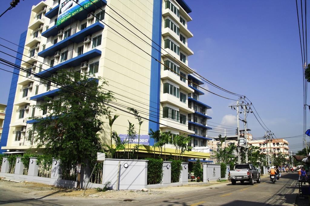 Cs Residence Bangkok Bagian luar foto
