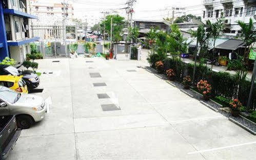 Cs Residence Bangkok Bagian luar foto